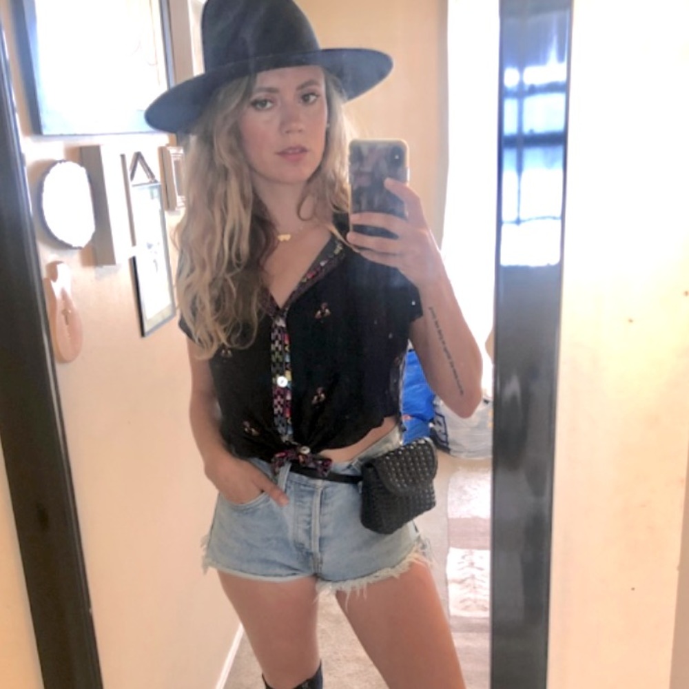 Jen’s Pirate Booty Aztec Button Down Crop Open Back in Vintage Black size Small